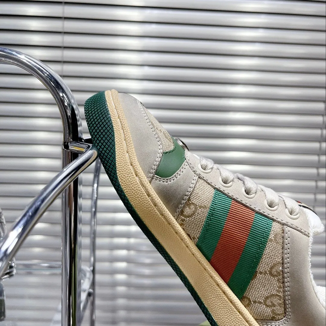 👟👟Ex-factory price 480👟👟 𝗚𝘂𝗰𝗰𝗶 Screener series sports dirty shoes, all of them are upgraded to the ex-factory price of z👟👟The leather and outsole are aged and molded at one time, instead of market products that are aged later and look very cheap. The inner lining is a cotton blended towel customized according to the original product. The thickness, breathability, and feel are all the same as the original product. Genuine open-mold cowhide feet are stamped and formed, rather than the ordinary version on the market that is cut by hand. The metal Double G oval enamel hardware is molded according to the original version. The details of the latest outsole have been adjusted compared to the previous version. We have also made upgrades. The T👟👟factory price R outsole, which is the same as the exclusive private model and the genuine product, perfectly restores the original craftsmanship in terms of softness and hardness, texture lines and clarity, and wearing comfort. The rubber soles sold on the market are not only wrong in color, texture, and bee pattern on the soles, but also have no texture at all. The thickness of the sole is approximately 2.5cm. Authentic and consistent complete packaging SIZE: 35-44